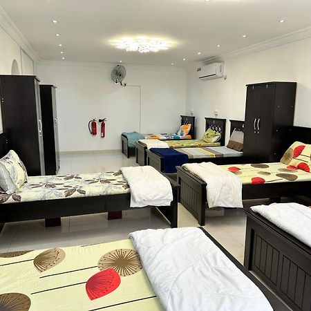 International Abu-Dhabi Hostel Villa Абу Даби Екстериор снимка