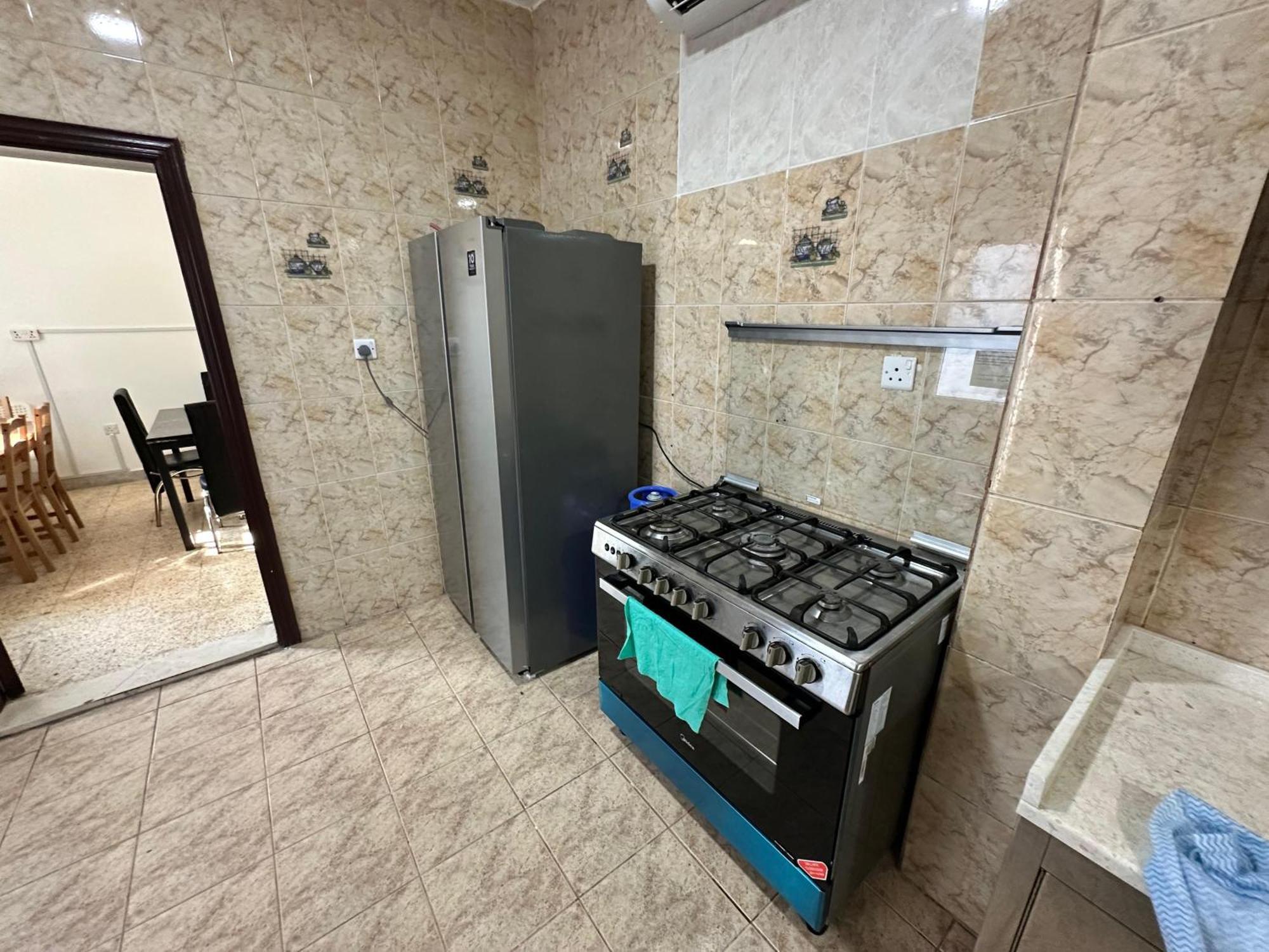 International Abu-Dhabi Hostel Villa Абу Даби Екстериор снимка
