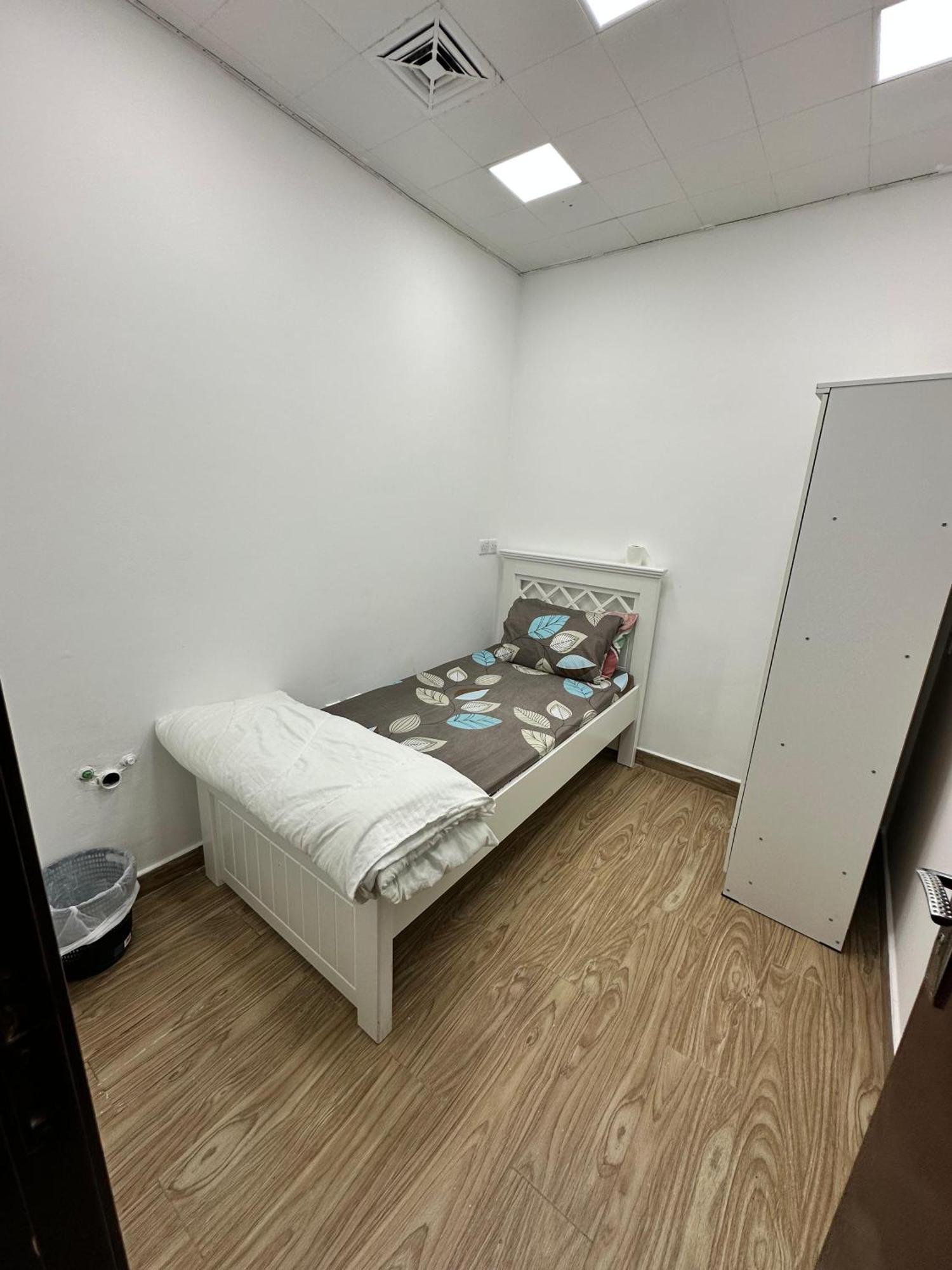 International Abu-Dhabi Hostel Villa Абу Даби Екстериор снимка