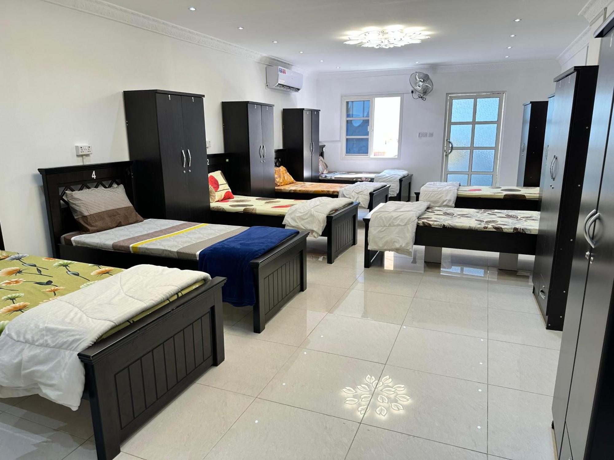 International Abu-Dhabi Hostel Villa Абу Даби Екстериор снимка