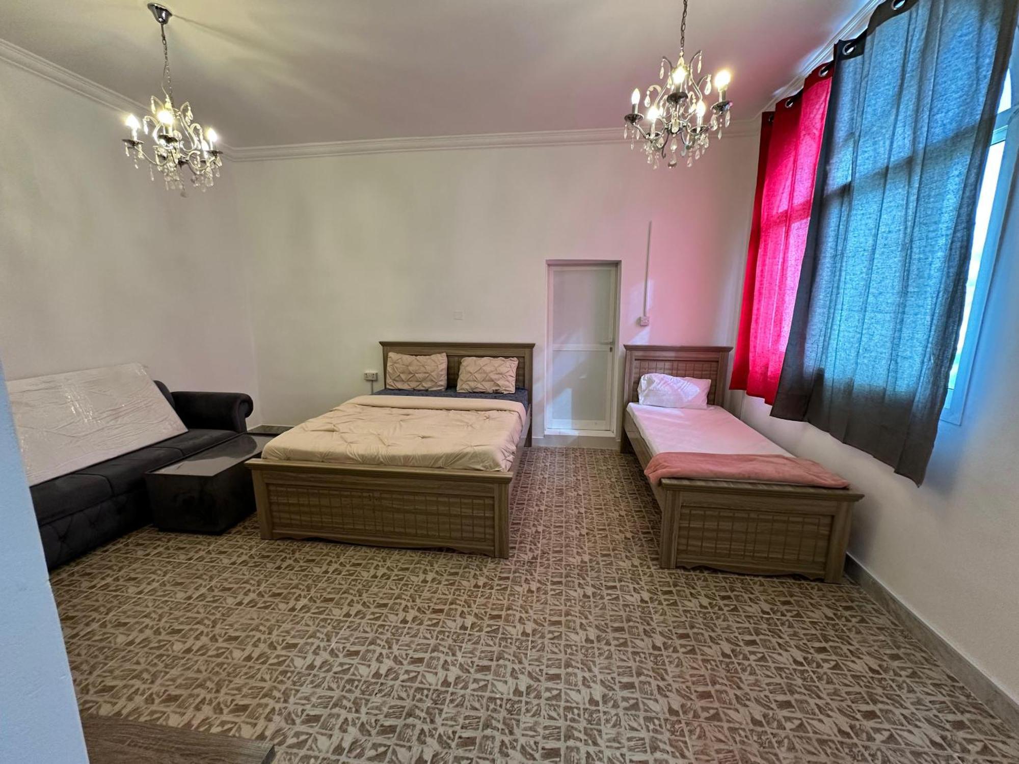 International Abu-Dhabi Hostel Villa Абу Даби Екстериор снимка