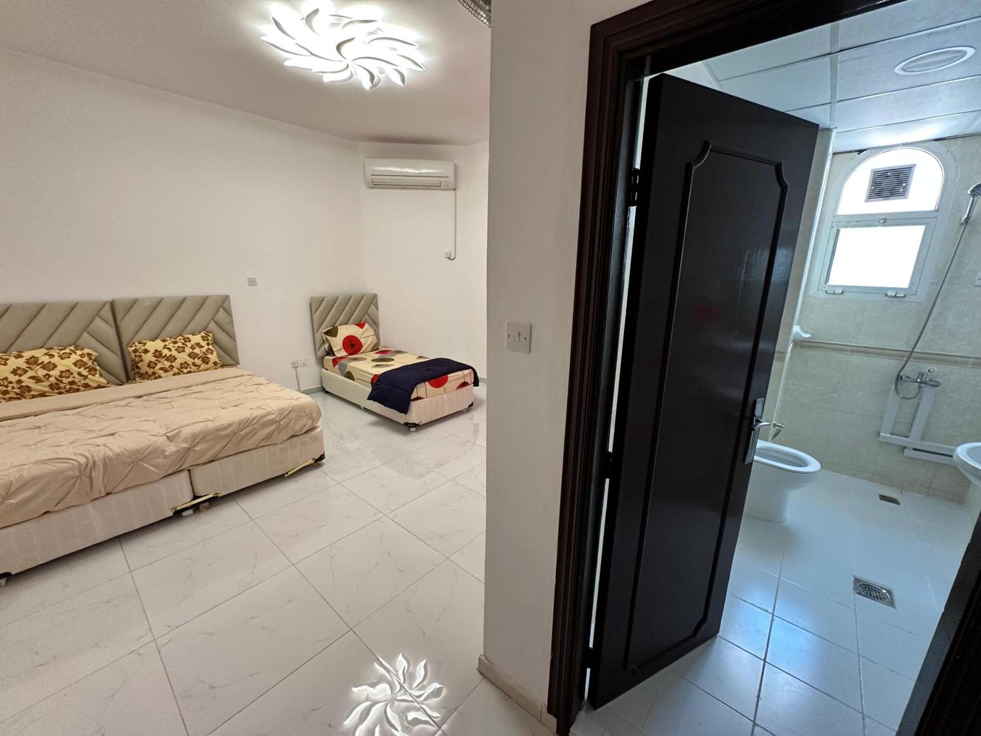 International Abu-Dhabi Hostel Villa Абу Даби Екстериор снимка