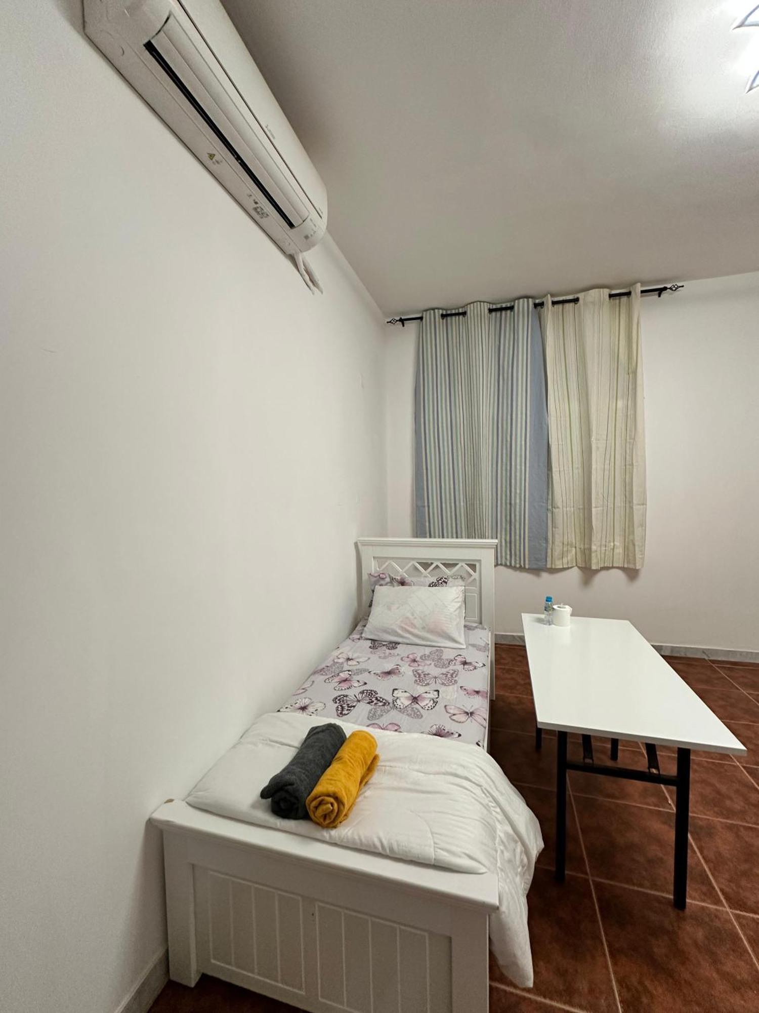 International Abu-Dhabi Hostel Villa Абу Даби Екстериор снимка