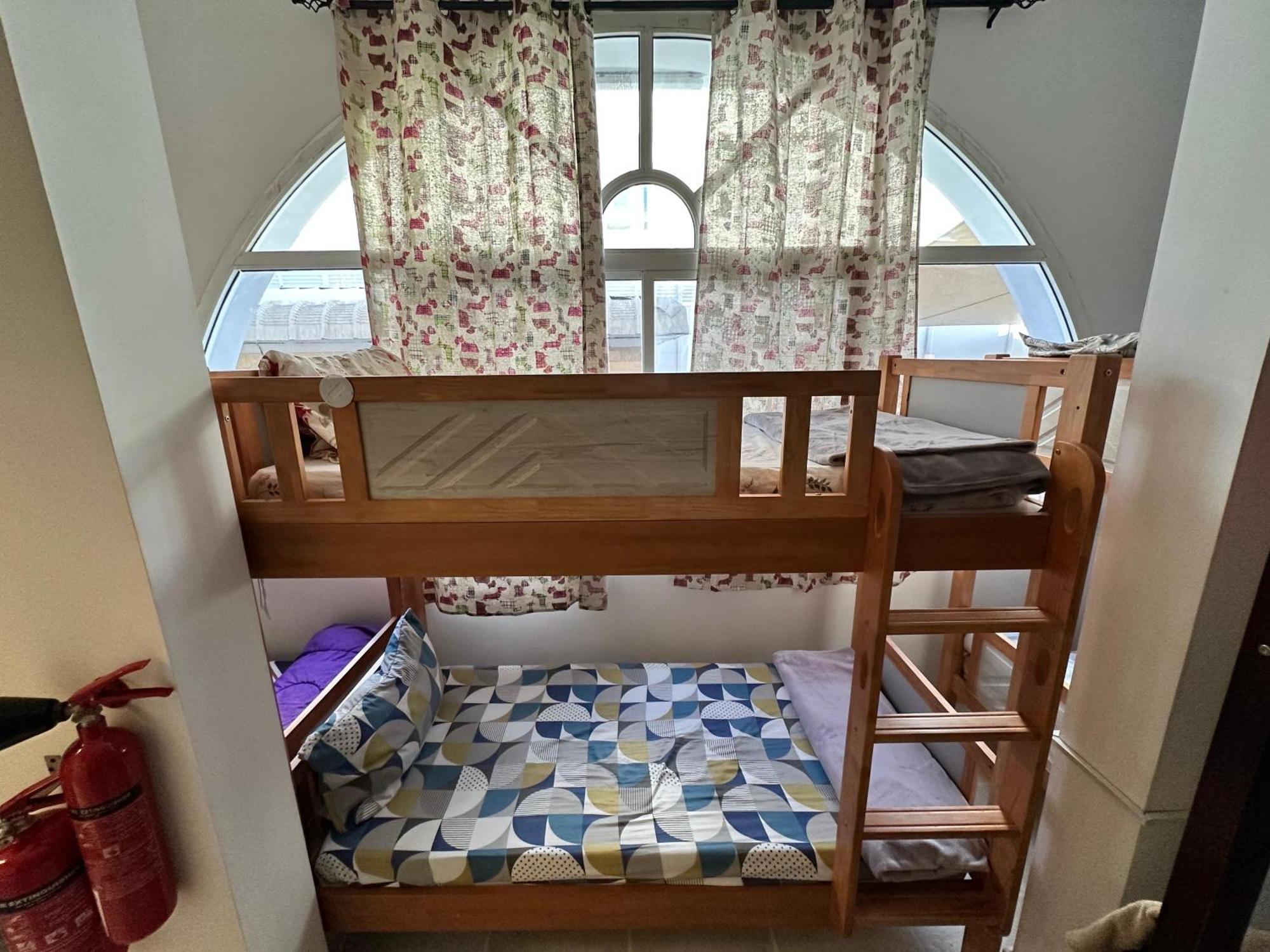 International Abu-Dhabi Hostel Villa Абу Даби Екстериор снимка