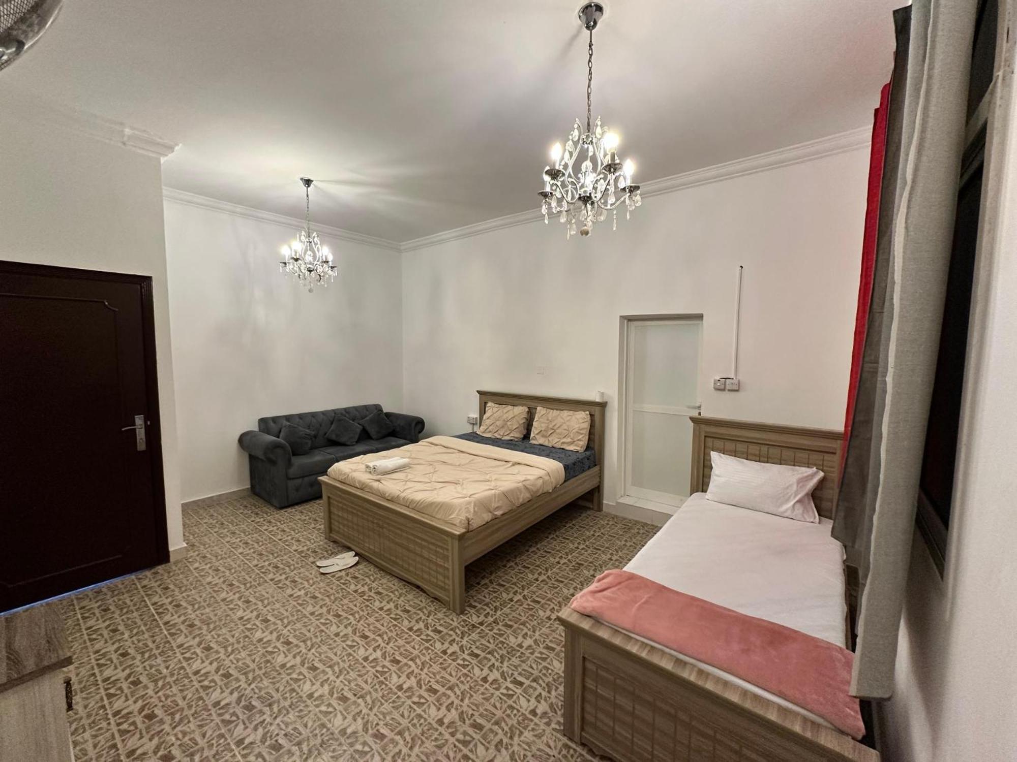 International Abu-Dhabi Hostel Villa Абу Даби Екстериор снимка