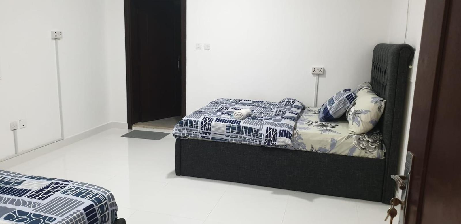 International Abu-Dhabi Hostel Villa Абу Даби Екстериор снимка