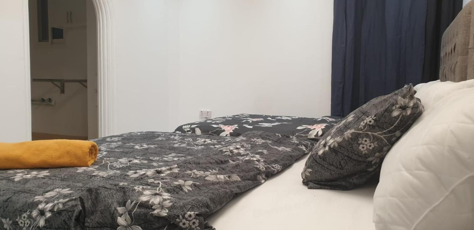 International Abu-Dhabi Hostel Villa Абу Даби Екстериор снимка